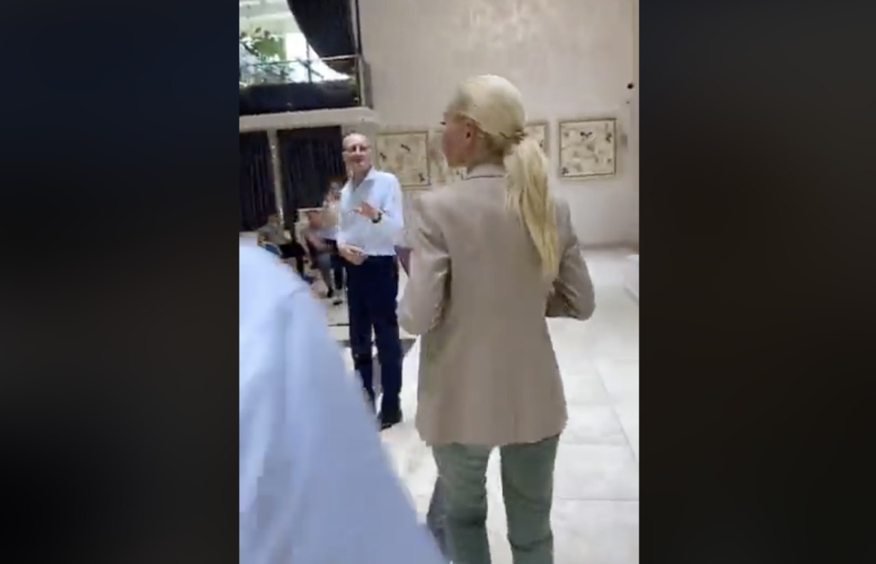 După venirea reprezentanților P. Șor, Perju a plecat din încăpere
