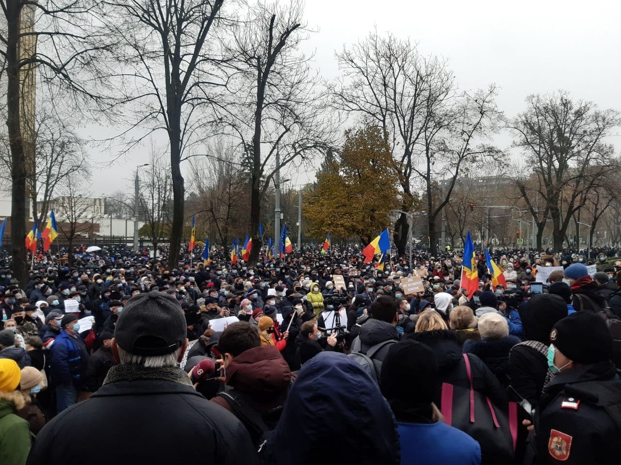 Fotografie trimisă de abonați. Acum în fața Parlamentului