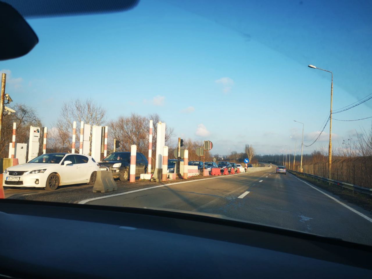 Vama Leușeni-Albița, super aglomerată pe direcția România. Foto: Azi