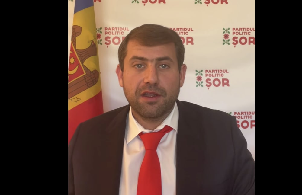 Ilan Șor reacționează după ce a pierdut în primă instanță dosarul cu Maia Sandu: Este prea devreme să jubileze, voi ataca decizia în instanța superioară. (...) Ea speră să primească de la mine despăgubiri de 50 de mii de lei, dar și să dezmint că ar fi primit bani în plic. Probabil că nu lua banii în plic, pentru că unele sume erau prea mari ca să încapă în plicuri. Dovezi sunt și ele vor apărea atunci când va veni momentul", a scris acesta pe facebook