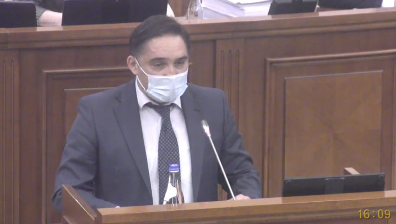 LIVE în Parlament: Stoianoglo citește acum solicitarea de a ridica imunitatea deputaților P. Șor - Jardan și Ulanov