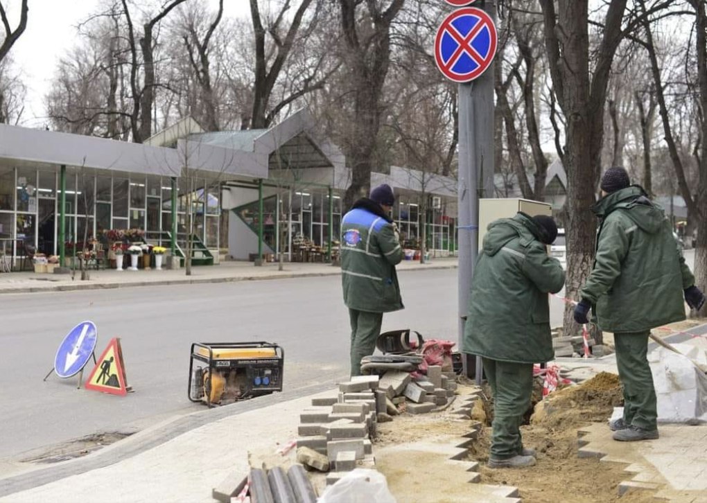 Se pare că Ion Ceban s-a grăbit să arate bine în alegerile prezidențiale. Edilul tună și fulgeră pe facebook că va face lista neagră a agenților economici care repetat au admis greșeli, iar aceștia să nu mai poată participa la proiectele inițiate de Primăria Chișinău. Apropo, dacă tot veni vorbi de Ceban, vă poftesc la un sondaj: