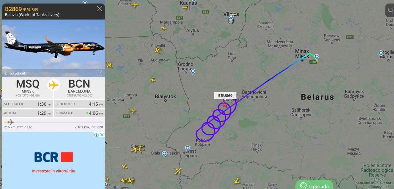 Cel mai popular zbor la această oră pe FlightRadar este cursa Minsk - Barcelona. Nava Belavia a fost întoarsă înapoi la hotarul cu Polonia, din cauza restricțiilor impuse de UE, după deturnarea avionului în care se afla un opozant al lui Lukașenko. #DeturnareaDinBelarus