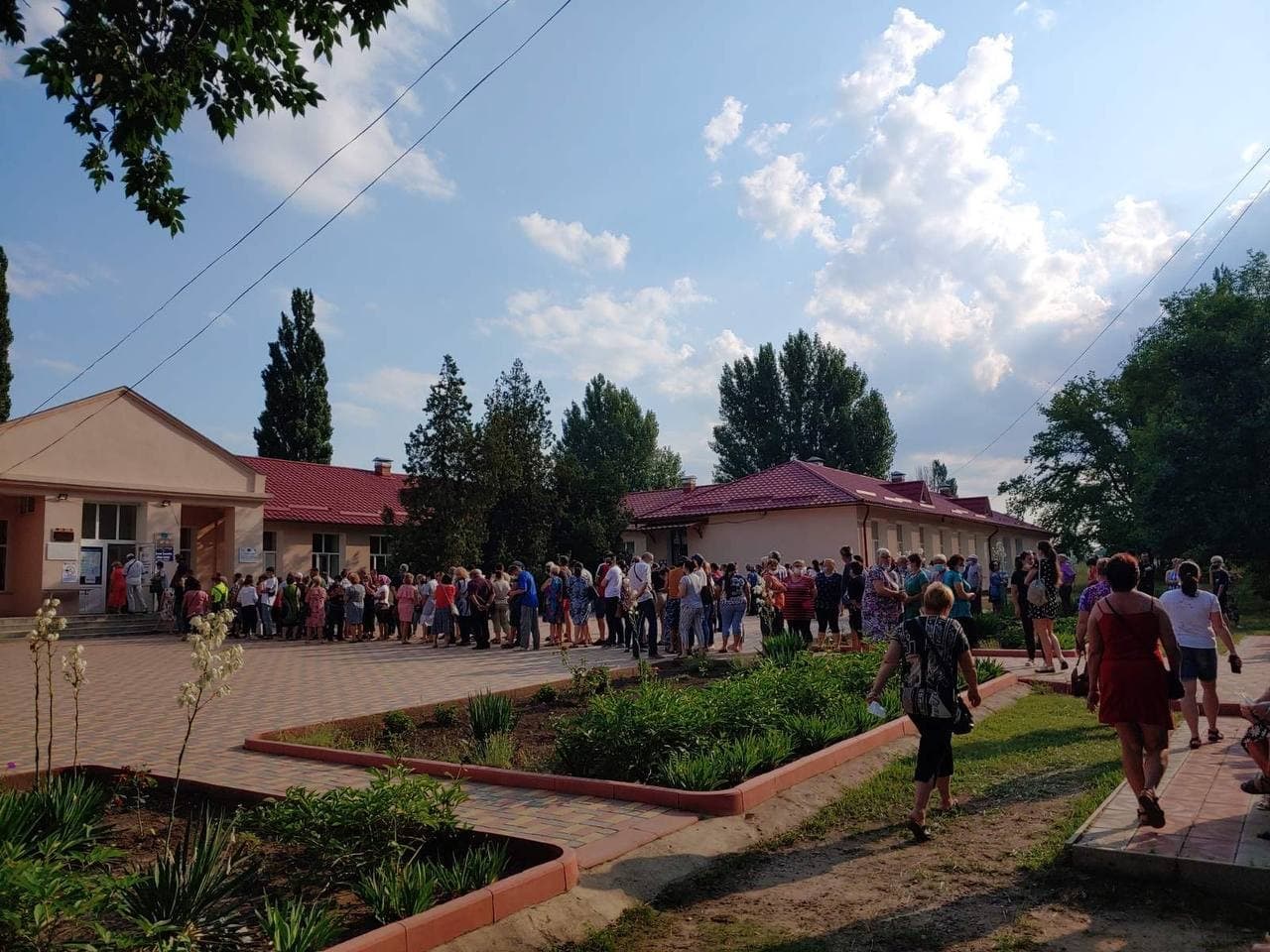 Secție de vot pentru alegătorii din stânga Nistrului: Participare masivă de la primele ore ale dimineții (foto trimisă de cititori)