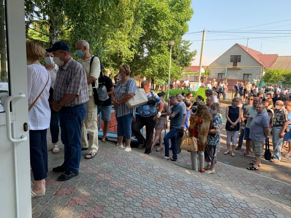 Cozi suspect de mari la secțiile de vot de la Varnița