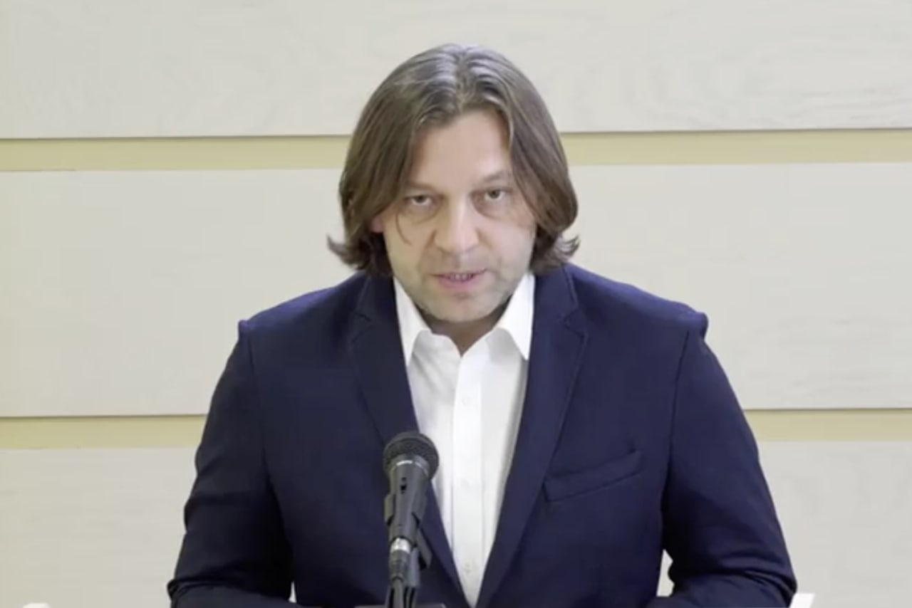 Alaiba spune că se pregătește digitalizare acestor servicii, care vor fi disponibile în MCabinet pentru persoanele fizice, dar și pentru persoanele juridice. Sursa a spus că în viziunea sa aceste extrase digitale trebuie să fie Gratuite