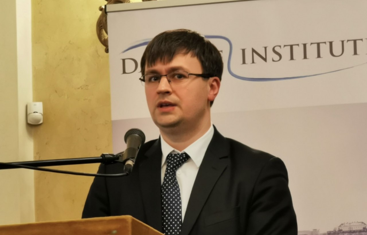 Parlamentul se pregătește să-l voteze în funcția de șef al Centrului Național Anticorupție pe Iulian Rusu, actual secretar de stat la Ministerul Justiției. Acesta are cele mai mari șanse, potrivit presei