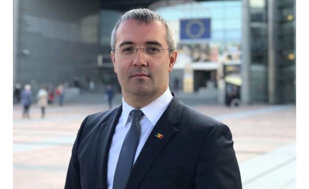 Ex-deputatul Serghei Sîrbu a fost reținut pentru 72 de ore fiind bănuit de îmbogățire ilicită. Informația a fost confirmată pentru Ziarul de Gardă de către procurorul Mariana Cherpec responsabilă de comunicare din cadrul Procuraturii Generale (PG)