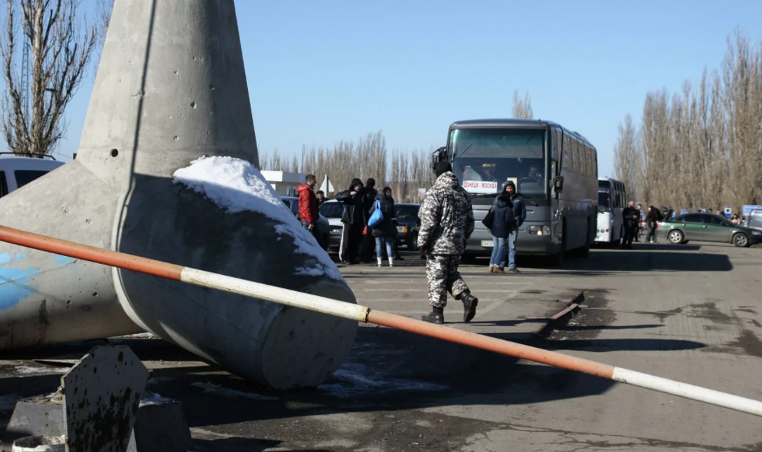 Donbas. Liderii din Lugansk anunță evacuarea în masă a cetățenilor spre Federația Rusă. Potrivit unor surse locale, primele autobuze vor pleca chiar în această seară