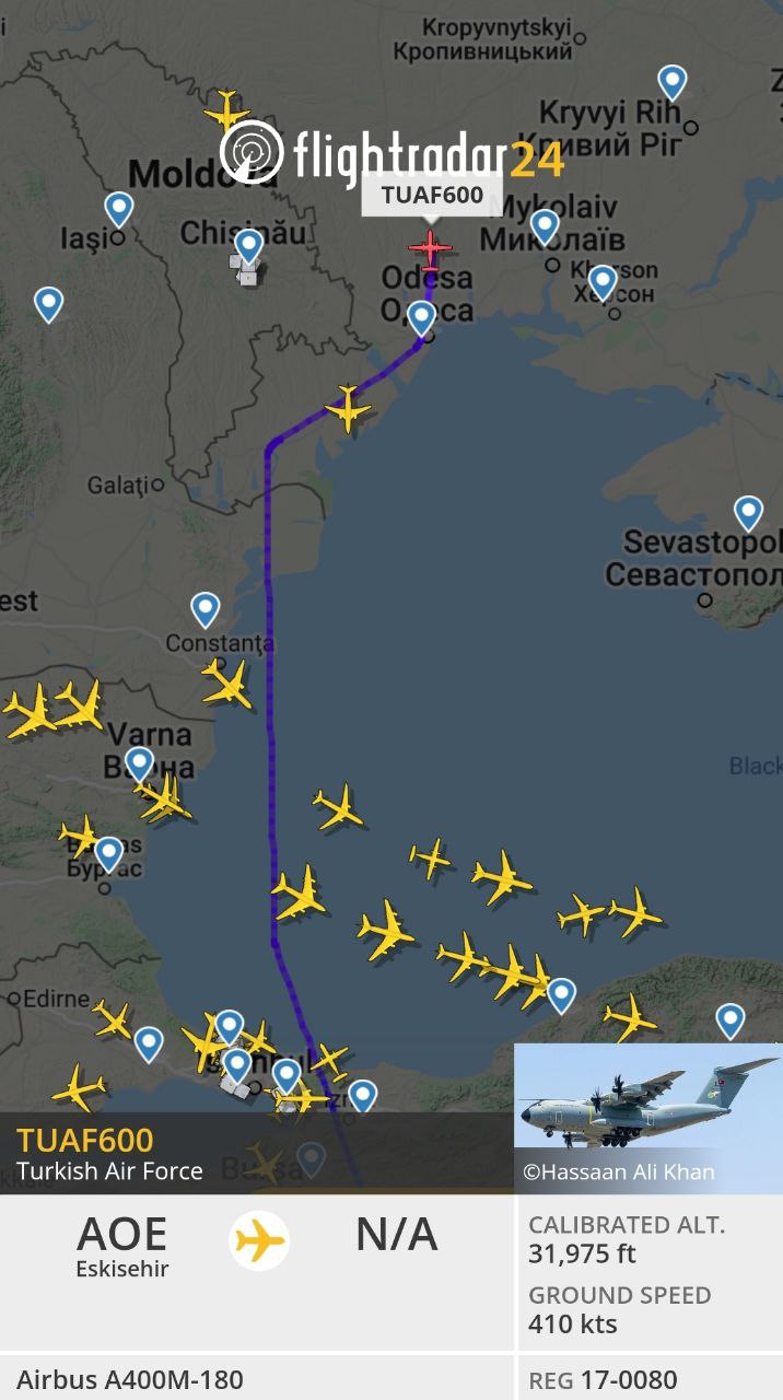 2 avioane cargo ale forțelor armate turcești se îndreaptă în aceste momente spre Ucraina. Nu este clar ce transportă.  Anterior Erdogan își declara susținerea pentru integritatea teritoriala a Ucrainei