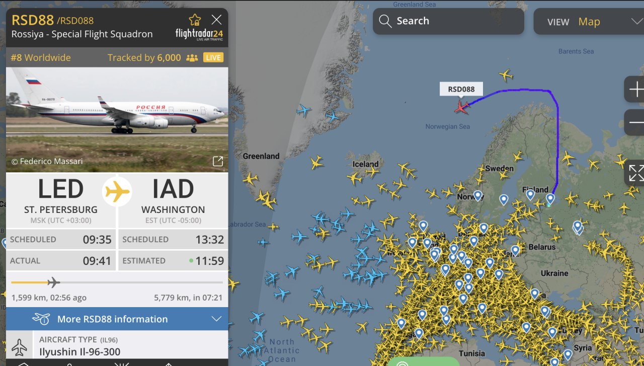 Adevăratele negocieri? Un Avion IL-96, care transportă de obicei delegații rusești, a decolat azi dimineață din Sankt-Petersburg cu direcția Washington. Poate fi vorba despre evacuarea unor cetățeni ruși de rang înalt sau... de negocieri ruso-americane cu referire la situația din Ucraina, ferite de ochii lumii