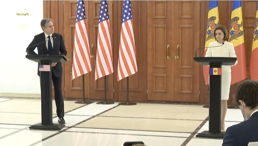 Antony Blinken: SUA va face tot posibilul pentru a ajuta Moldova cu asistență pentru refugiați. Administrația Biden a solicitat deja aprobarea a $2,7 miliarde pentru comunitatea de refugiați și țările care participă în acest efort. Invazia Ucrainei de către Rusia e o încălcare a dreptului internațional, a Cartei Națiunilor Unite. Țările au dreptul să-și aleagă viitorul. SUA susține în continuare integritatea teritorială a R. Moldova, sprijnim negocierile în formatul 5+2 pentru soluționarea conflictului transnistrean