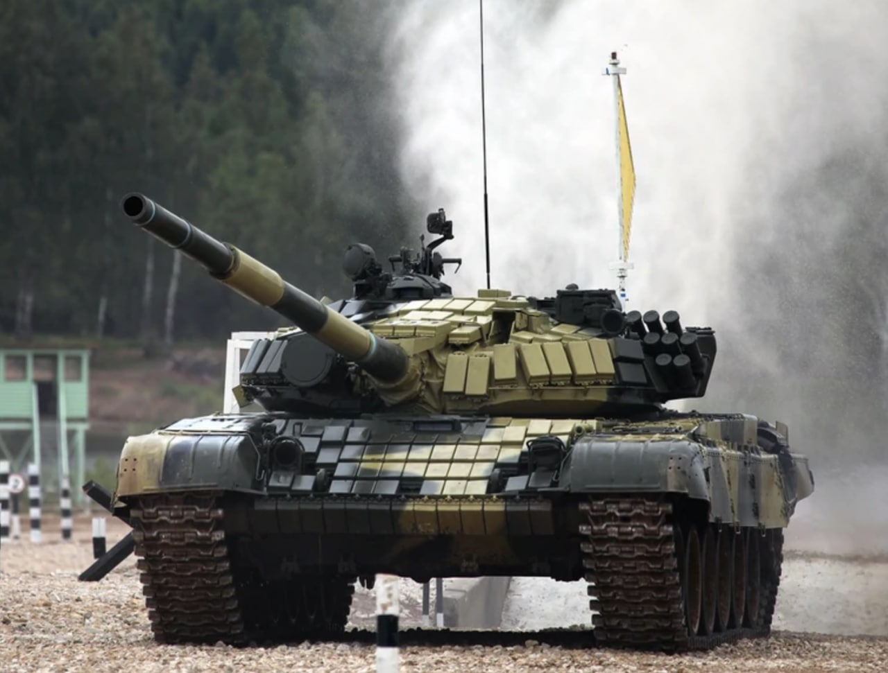 Polonia ar fi trimis Ucrainei cca 200 de tancuri T-72 din dotarea sa militară, precum și zeci de autotunuri, lansatoare multiple de rachete și rachete anti-avion ”aer-aer”, scrie presa de la Varșovia