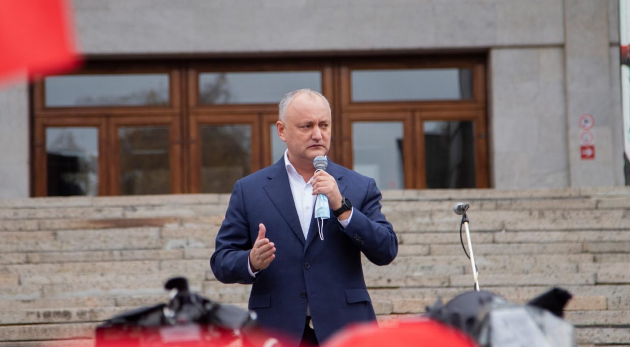Presa scrie că împreună cu el ar fi fost reținut și cumnatul socialistului, Petru Merineanu