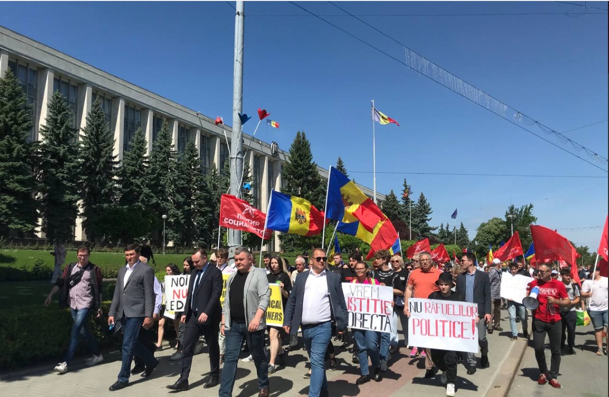 Conducerea PSRM, la întrevedere cu șeful delegației UE, după reținerea lui Dodon: Acțiunile actualei puteri pot fi calificate drept intimidare și răfuială cu opoziția parlamentară