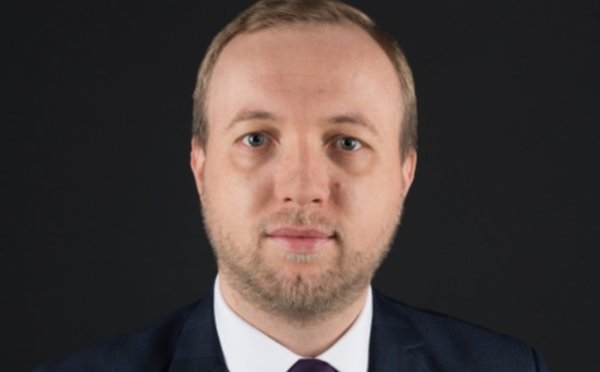 Alexandru Musteață, membru al Comisiei Electorale Centrale și consilier în Cabinetul Gavrilița, ar urma să fie numit șef la Serviciul de Informații și Securitate. Cel puțin așa scrie presa, care o citează pe Olesea Stamate, președintele comisiei juridice din Parlament. Candidatura lui Musteață ar urma să fie propusă în scurt timp plenului Parlamentului