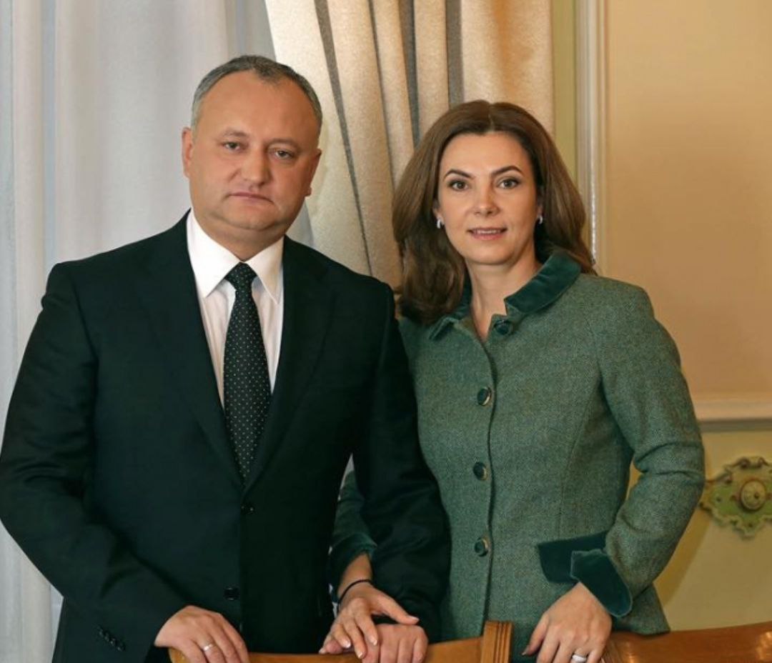 Igor Dodon afirmă că soția sa a fost citată la Procuratură pentru a fi pusă sub învinuire: __Nu-mi atacați familia, aceste lucruri nu se iartă. Veți răspunde pentru aceste fărădelegi.__