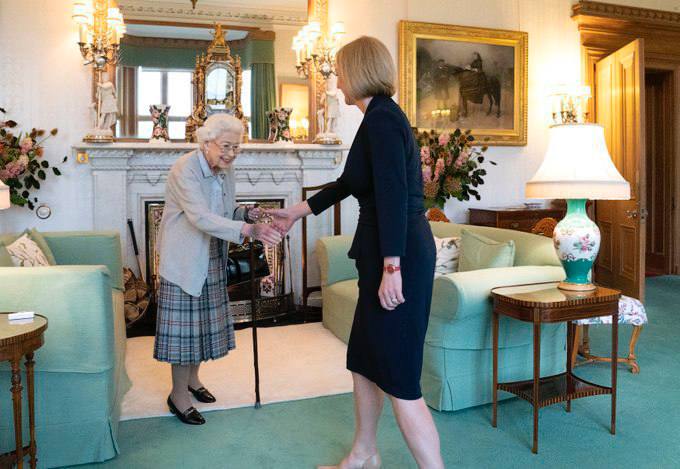 Liz Truss este noul premier britanic. Aceasta a primit binecuvântarea Reginei Elisabeta a II-a