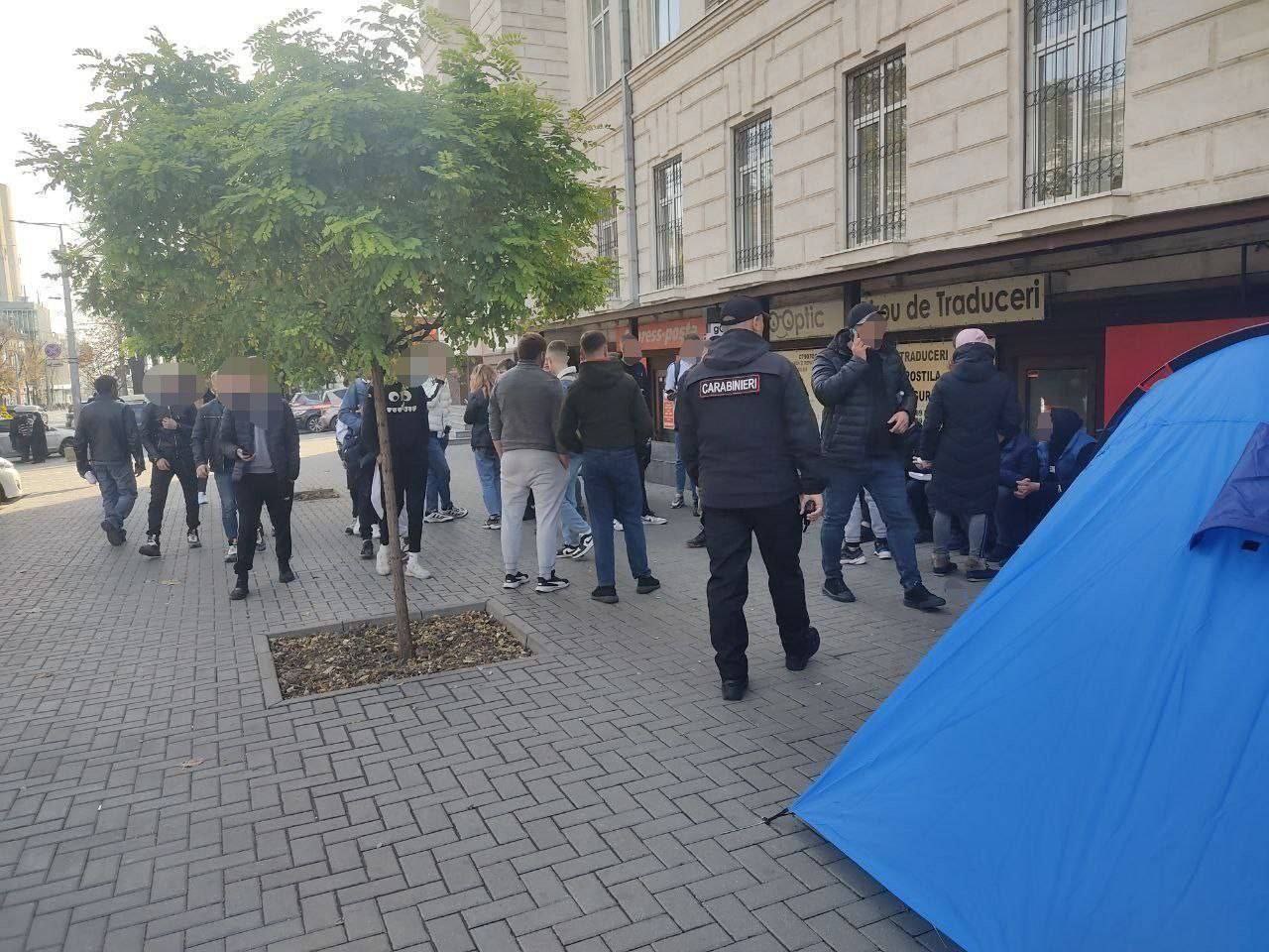 La moment, Inspectoratul de Poliție Centru documentează cazul