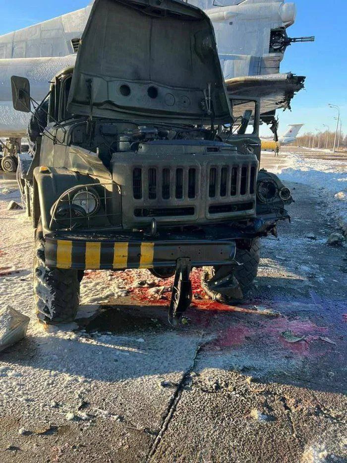 Moscova acuză Ucraina de atac cu drone pe teritoriul Federației Ruse azi dimineață, înainte de bombardamentele pe care le planifica la Odesa și alte regiuni: 3 militari morți și cel puțin 2 avioane avariate