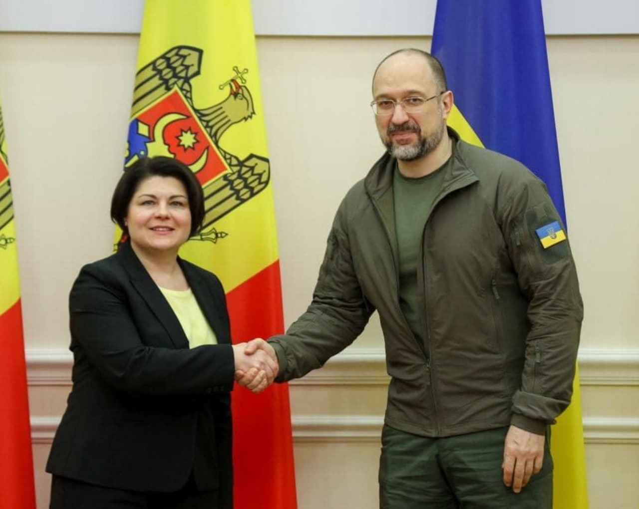 Premierul Natalia Gavrilița, conferință de presă comună la Kiev cu premierul ucrainean, Denis Shmigal. S-a discutat despre aprofundarea cooperării moldo-ucrainene în sectorul energetic și economic, continuitatea proiectelor comune în domeniul transportului și al infrastructurii, dar și despre implementarea agendei europene