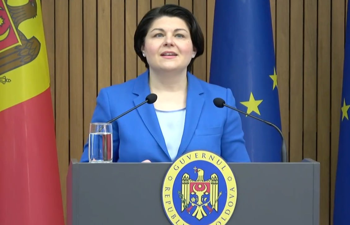 Președintele Maia Sandu urmează sa desemneze un alt candidat la funcția de premier, care are la dispoziție 14 zile pentru a propune Parlamentului o noua garnitură guvernamentală. Potrivit unor surse, cele mai mari șanse le are în acest moment Dorin Recean