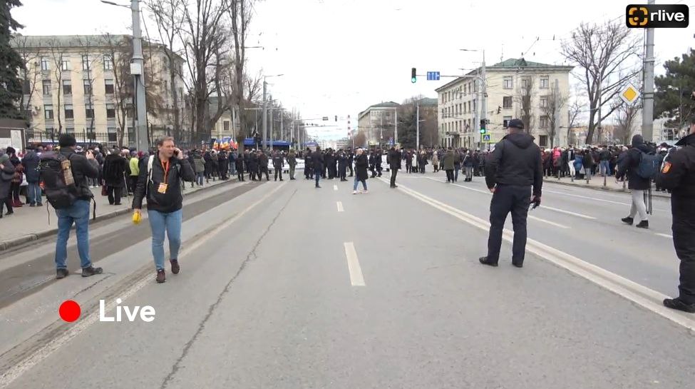 Atenție! Bulevardul central din Chișinău e blocat. Ilan Șor își adună susținătorii la un nou protest anti-guvernare