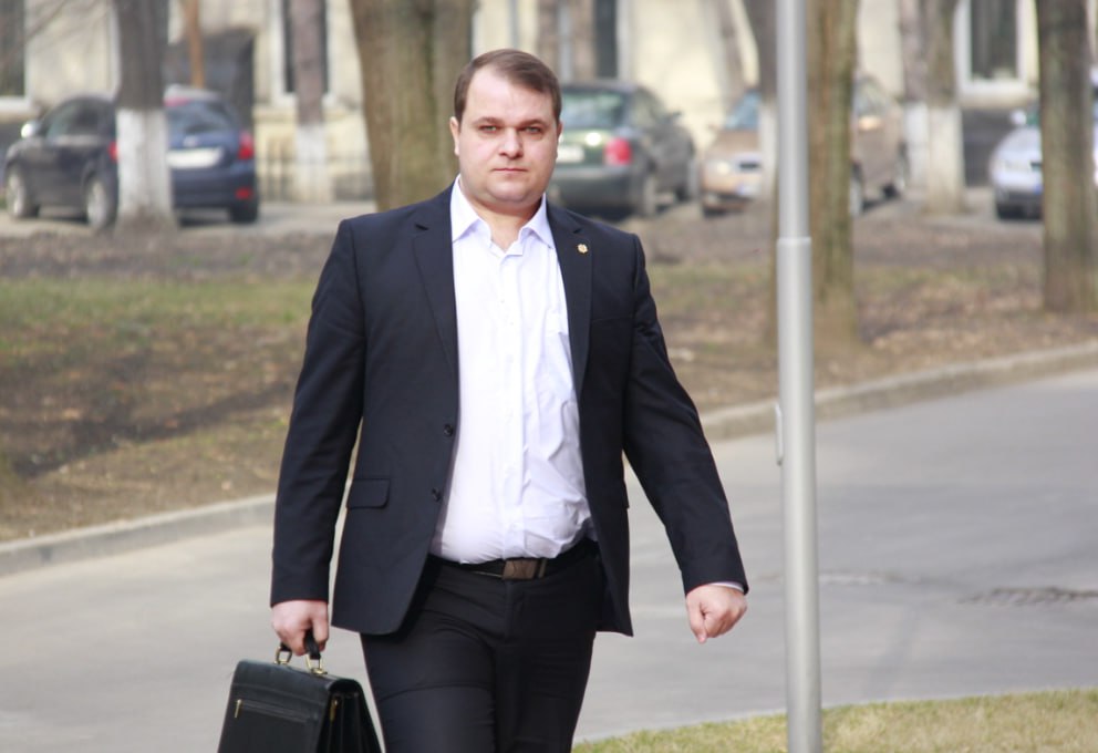 O nouă achiziție. Deputatul Alexandr Nesterovschi pleacă din PSRM și anunță că se alătură ~~„Mișcării pentru Popor”~~ P. Șor