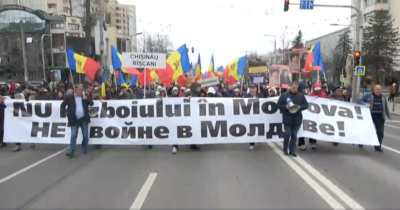 Între timp, de dragul capitalului politic, P. Șor a inventat un război în Moldova și protestează contra desfășurării lui