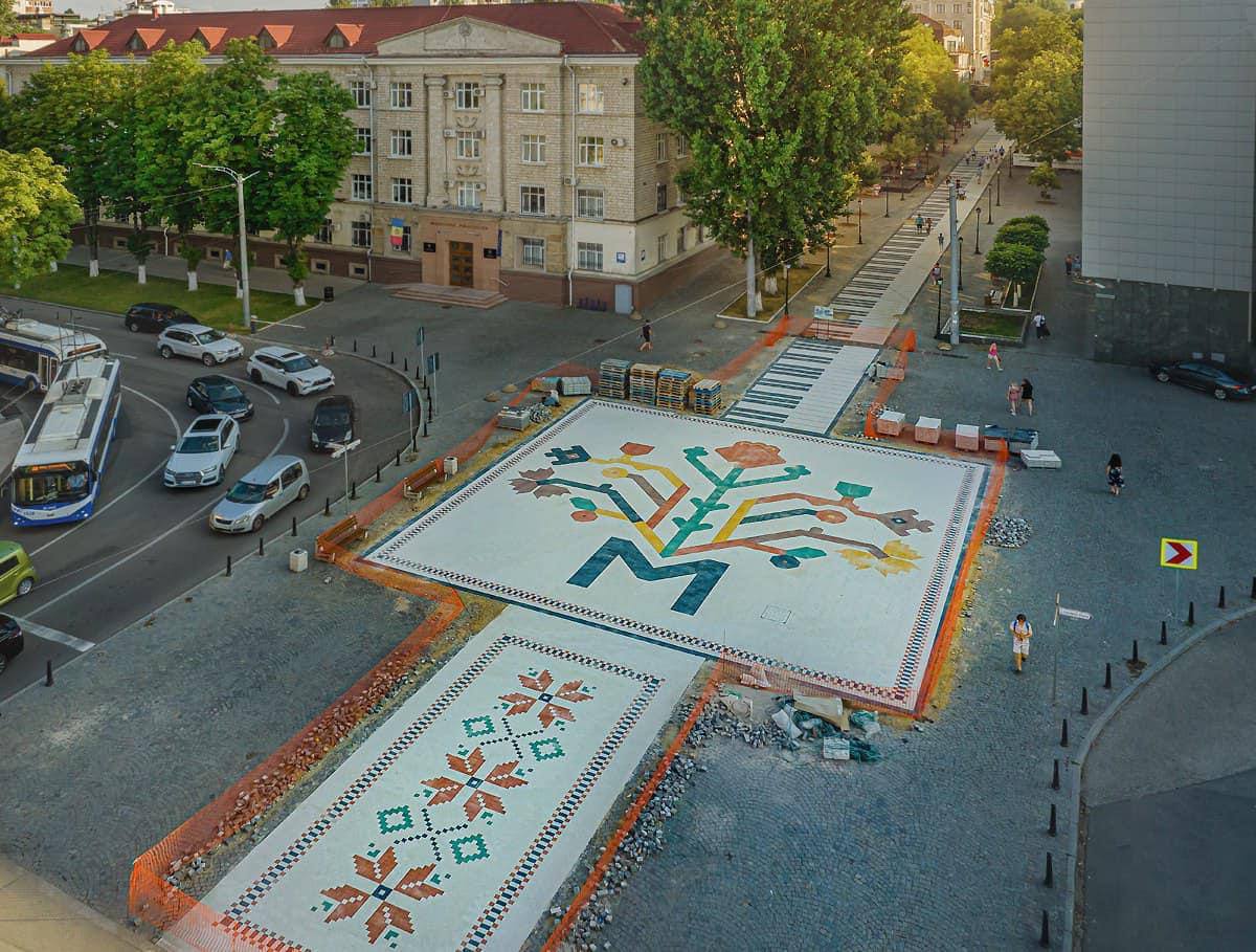 Zeci de mii de vizualizări, sute de păreri, dintre care 80% pozitive si doar 20% - negative. Așa a măsurat Ivan Ceban succesul pavajului Pomul Vieții de pe aleea pietonală