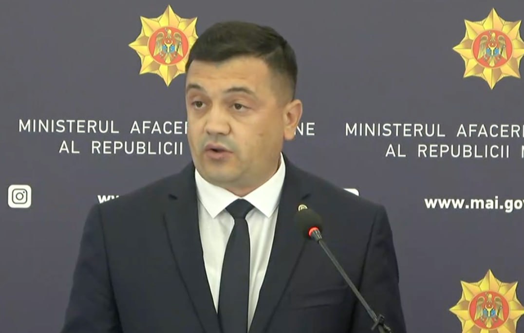 Rezultatele anchetei interne de la Aeroport, după mai bine de 1 lună: Ministrul de interne Efros a declarat azi că 9 persoane din MAI au fost sancționate, după incidentul în care 2 cetățeni moldoveni au murit