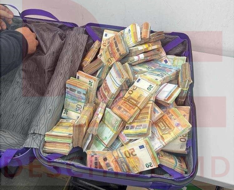 Presa: Un curier al lui Șor, reținut la Vama Sculeni. 550 mii euro (10 MLN de lei), ticsiți într-o valiză, urmau să ajungă la candidații „ȘANSĂ”