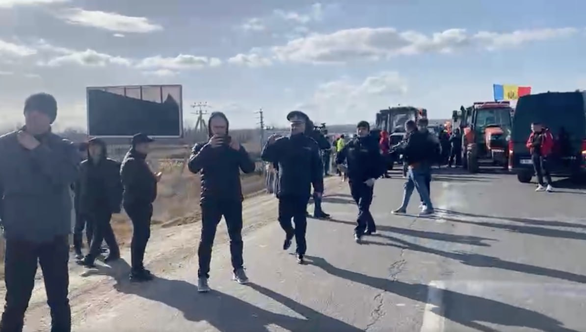 Fermierii ar putea bloca traseul spre Leușeni. Poliția îndeamnă șoferii să evite traseul care duce spre frontiera de stat Leușeni-Albița, în contextul protestului fermierilor