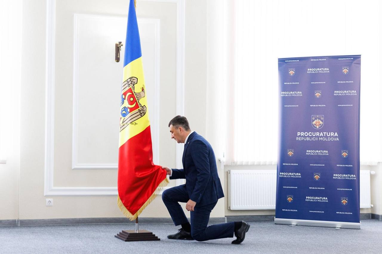 Ion Munteanu a depus jurământul la învestirea în funcția de Procuror General