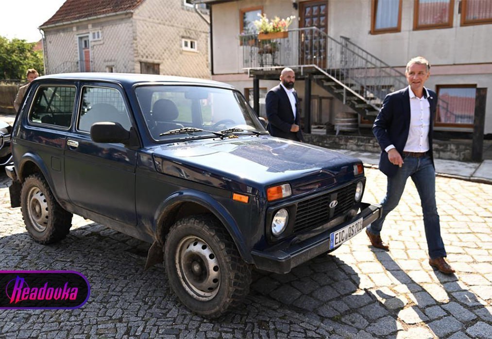 Radicalii din Germania câștigă teren. Bjorn Hocke, șeful filialei AfD din Turingia, Germania, s-a prezentat la votul de duminică cu o masina Lada Niva, de producție rusească. (...) Afd a câștigat alegerile regionale care au avut loc duminică în Turingia, land din estul Germaniei. Este pentru prima oară din 1945 când un partid considerat de extremă dreapta câștigă o runda de alegeri din Germania. Serviciul german de securitate internă consideră că filialele AfD din Saxonia și Turingia sunt extremiste de dreapta și sunt ținute sub supraveghere conform legii. Hockk a fost condamnat de doua ori în acest an pentru că a folosit slogane naziste interzise