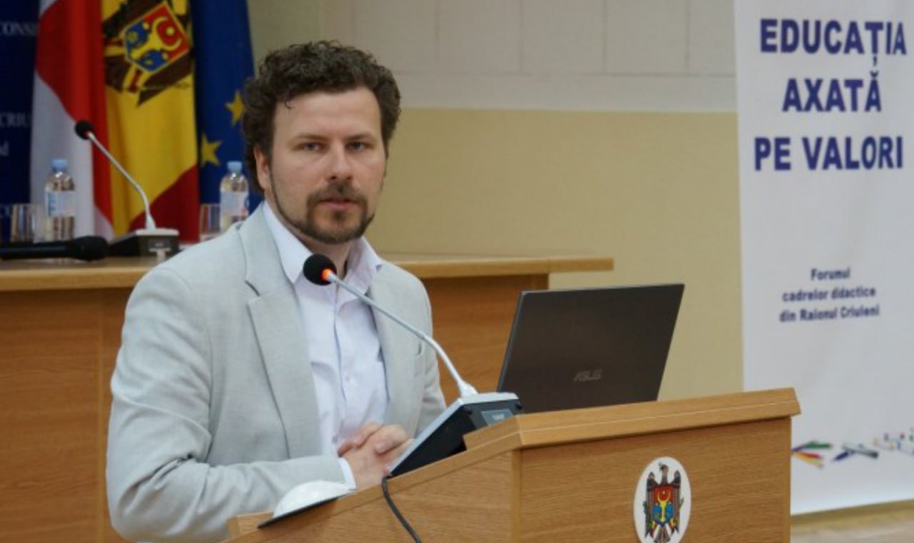 + 💰 Ministrul Educației: Salariile profesorilor vor fi majorate din 1 ianuarie 2025