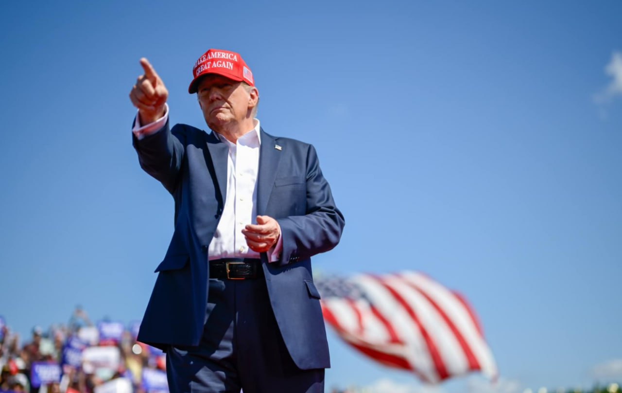 Sondaje în SUA: Avantajul lui Harris s-a evaporat. Trump, mai aproape de Casa Albă. Potrivit sondajului New York Times/Siena College publicat vineri, ultimul înainte de scrutinul din 5 noiembrie, Harris și Trump sunt în prezent la egalitate cu 48% din opțiunile de vot. Ancheta a fost realizată între 20 și 23 octombrie, pe un eșantion de 2.516 alegători la nivel național