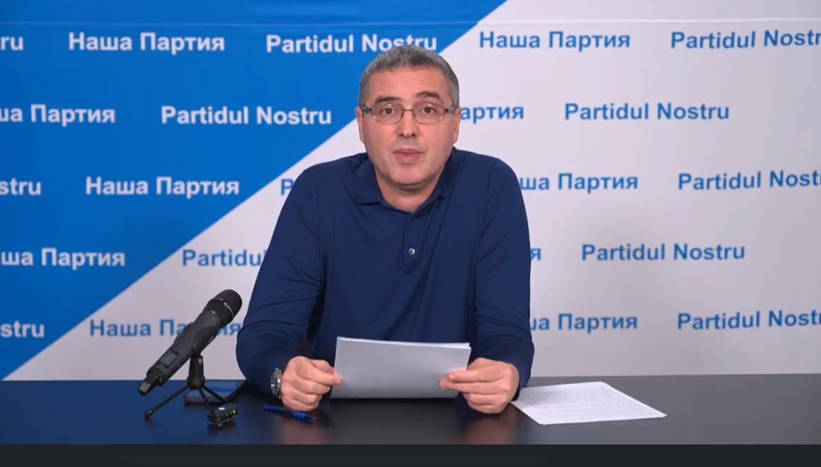 Cu gândul de a nu-și pierde electoratul pentru parlamentare, Renato Usatii a anunțat azi ca el nu va vota pentru niciun candidat în turul II, criticându-i pe ambii în aceeași măsură. Dar nu poate impune pe cineva sa facă ca el. Astfel, acesta le-a spus susținătorilor săi să acționeze așa cum consideră de cuviință