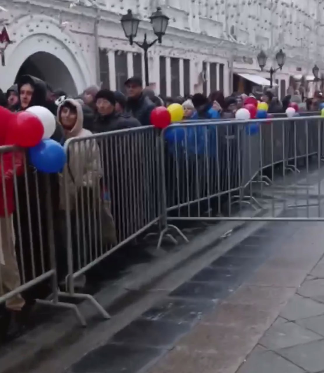Cozi mari și la secția de vot din Moscova, la ora 08.00 dimineața