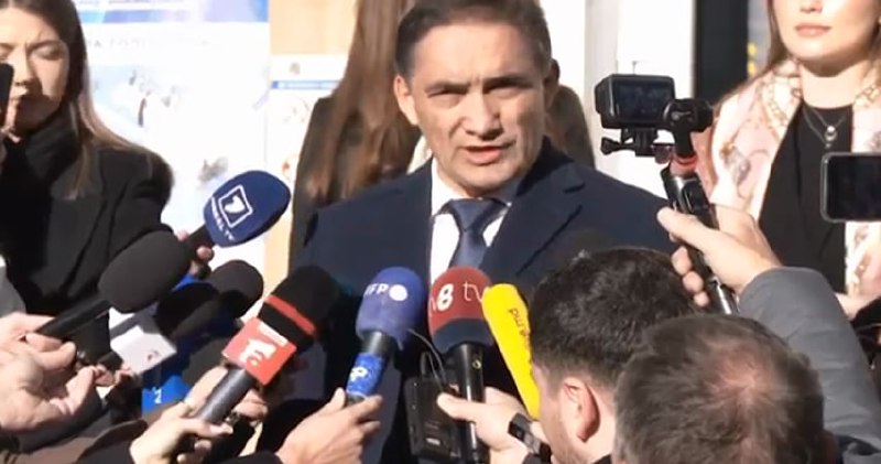 Vezi alegerile cu @dumitruciorici