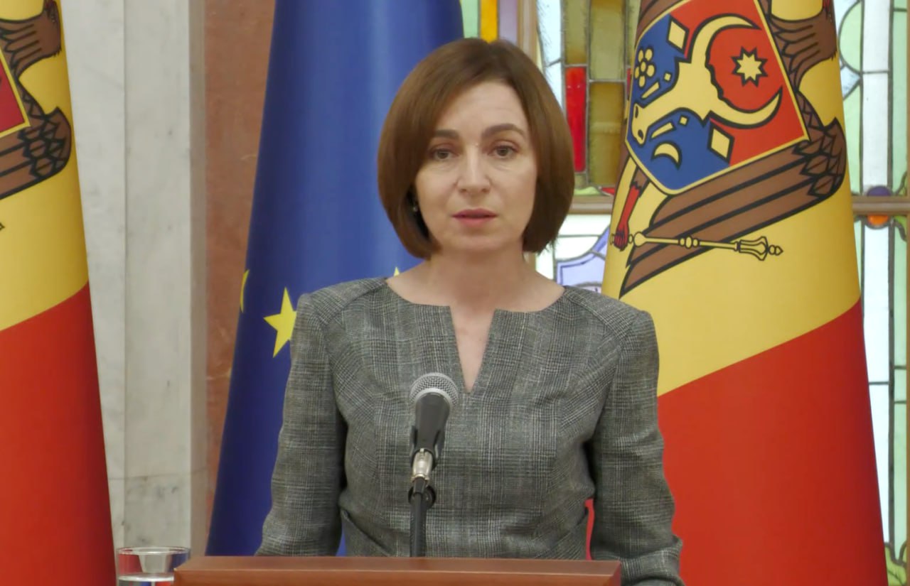 Maia Sandu: "Am discutat despre corupția politică, am văzut cum grupări criminale au încercat să substituie decizia cetățenilor R. Moldova. Am discutat cu instituțiile responsabile, despre faptul că această grupare criminală se ocupă de corupție politică nu de ieri și nu de alaltăieri. Am văzut încercări de cumpărări de voturi în Găgăuzia, la alegerile locale de anul trecut, nu am văzut acțiuni ferme din partea organelor de anchetă. Am discutat despre lucrurile care trebuie să se întâmple în următoarele luni, pentru ca noi să avem vot autentic al cetățenilor (...) prioritizare dosare de corupția politică. instituțiile urmează să vină cu un plan concret pentru aceste situații, consolidarea legislației pe securitate națională, e clar că nu a fost suficient"