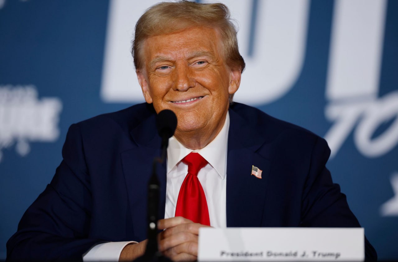 Dintr-o extremă în alta. Politica "profesionistă" a lui Trump: Iubita lui Trump junior va fi noul ambasador SUA în Grecia. Tatăl ginerelui lui Donald Trump va fi ambasador la Paris. Tatăl unui alt ginere al președintelui ales va fi trimis în Orientul Mijlociu