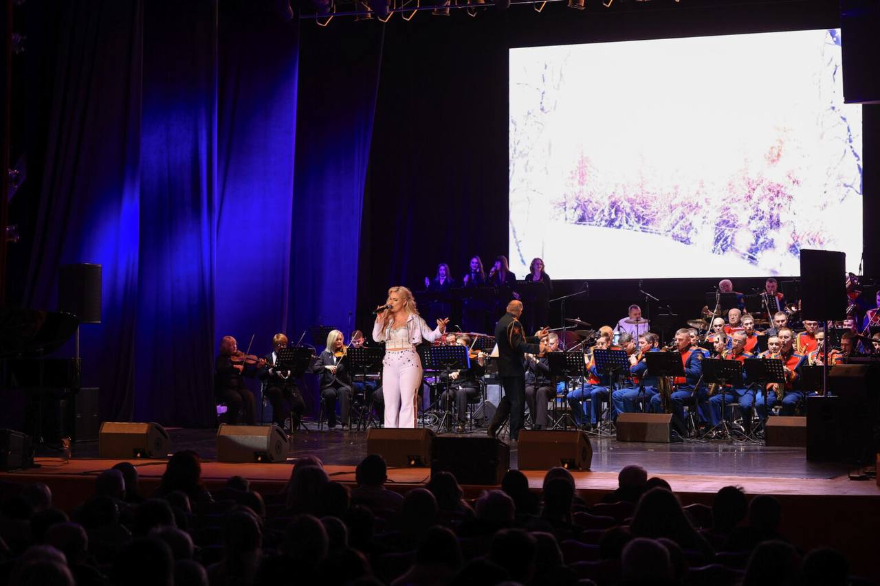 Concert pe timp de criză. Pe 5 ianuarie, în timp ce sute de gospodării din regiunea transnistreană și câteva din Zona de Securitate erau deconectate de la energia electrică, iar întreaga regiune era chemată să facă economii drastice, Palatul Republicii din Tiraspol a găzduit două concerte consecutive susținute de orchestra militară a Forțelor paramilitare din regiune