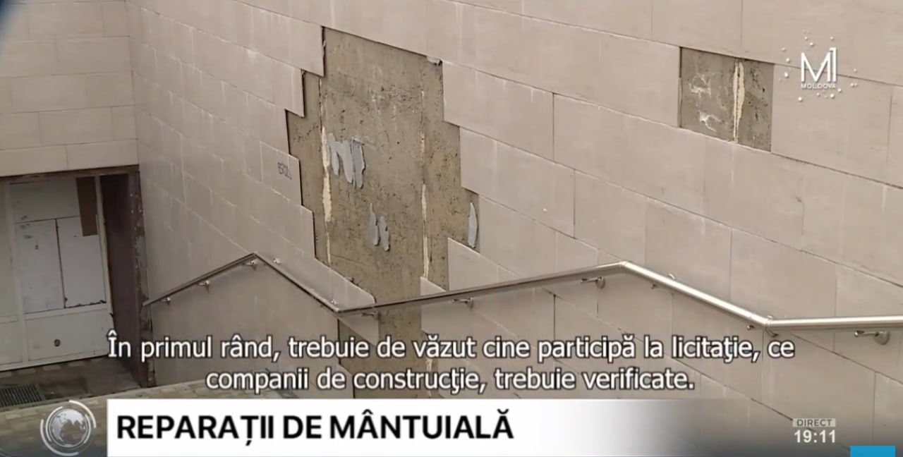 Sloganul "graba până la alegeri" își arată rezultatele. Într-un pasaj subteran din centrul Capitalei cade teracota, la doi ani după renovare