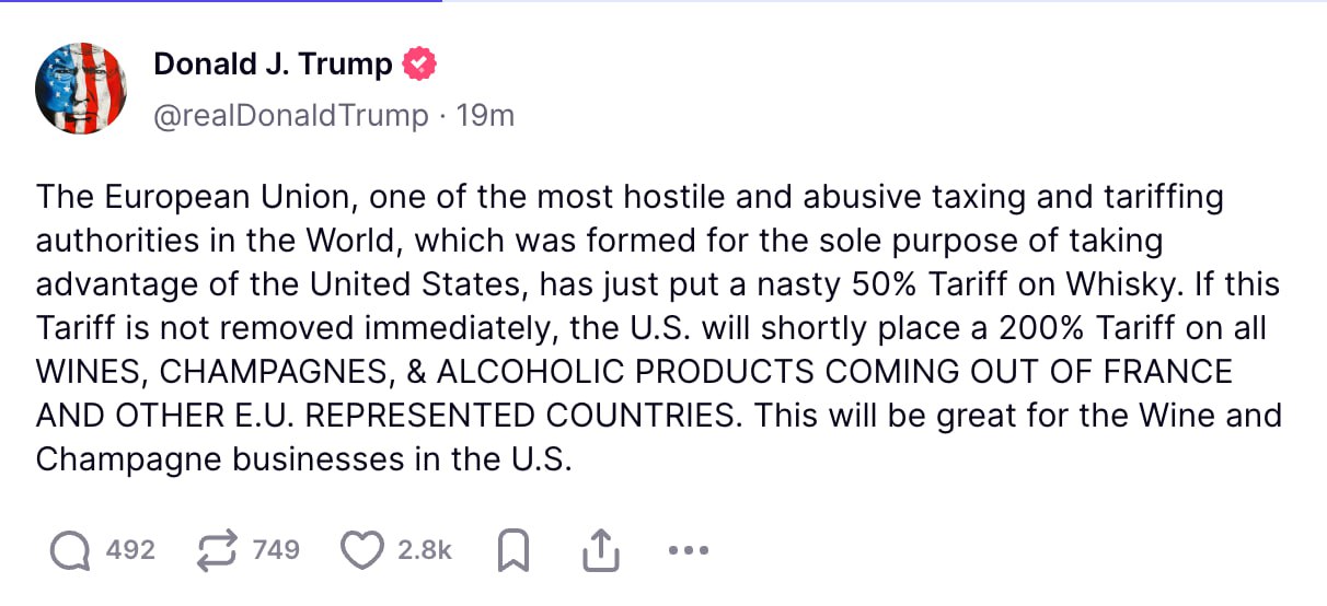 🇪🇺 După Canada, a venit și rândul Europei: Trump a pornit războiul comercial cu Uniunea Europeană. Acesta a anunțat taxe la produsele din UE. În replică, Comisia Europeană ar fi pus 50% taxe la whisky-ul american