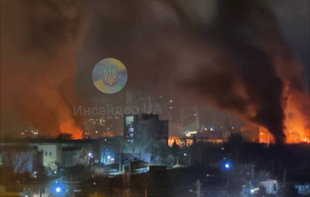 Unul dintre cele mai mari atacuri rusești asupra Odesei, noaptea trecută: Rusia a lovit cu drone, provocând incendii puternice, deconectări de energie și victime