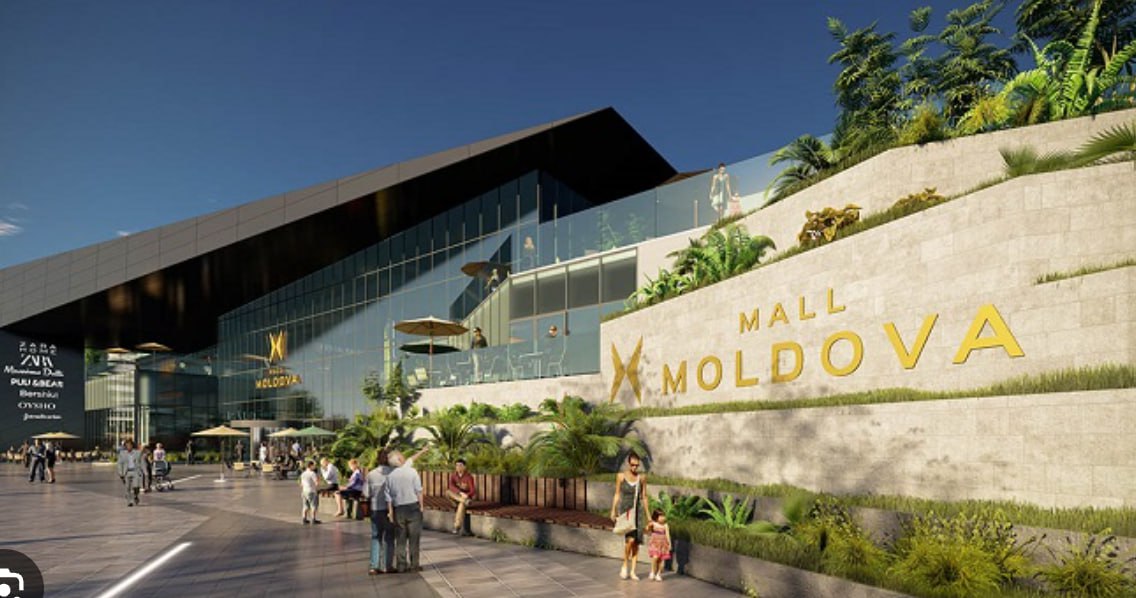La Iași s-a deschis al doilea mall ca mărime din România: Moldova. Acesta are 110 000 m2, iar în zone adiacente se vor mai deschide IKEA și alte magazine mari