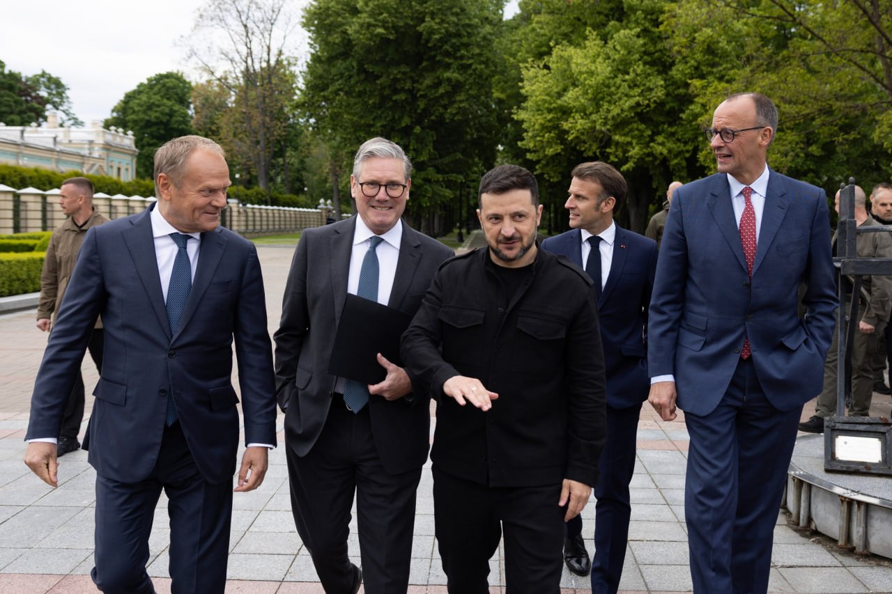 Anunțul lui Putin de azi noapte a venit după ce ieri la Kiev au venit liderii celor mai importante țări UE: Macron, Starmer, Merz și Tusk