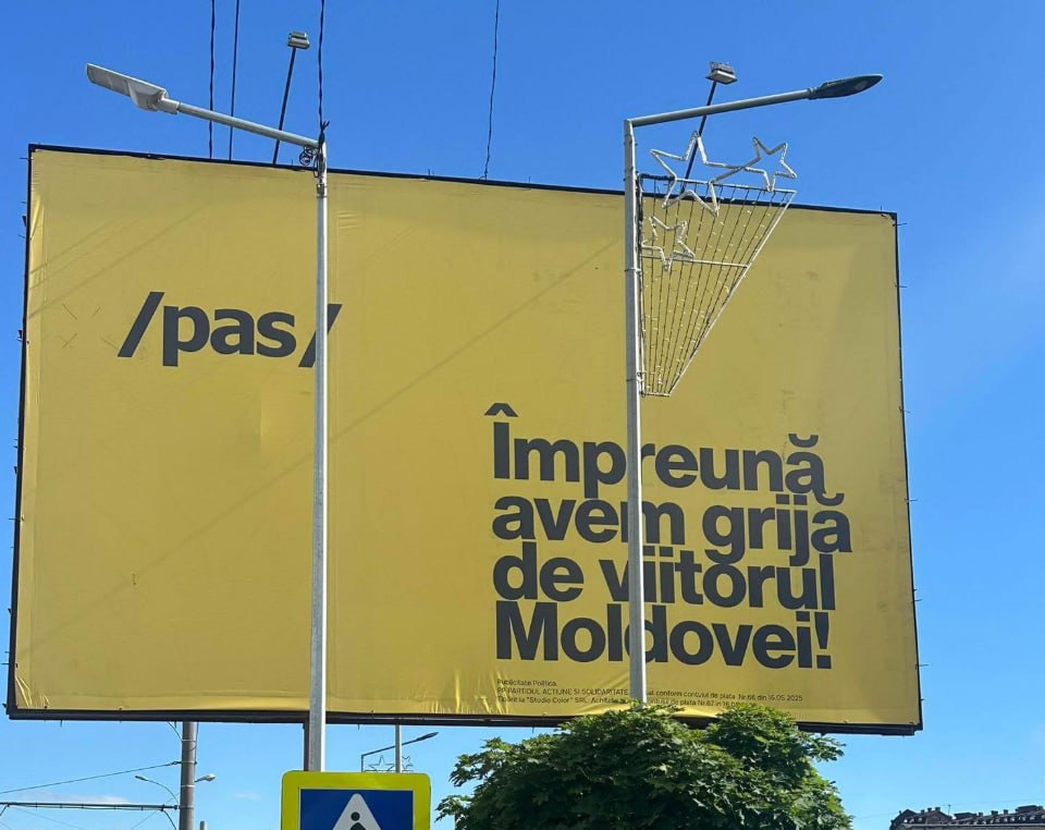 Panouri publicitare PAS cu 4 luni înainte de campania electorală. Grosu: „E o campanie de informare și discuții cu cetățenii”