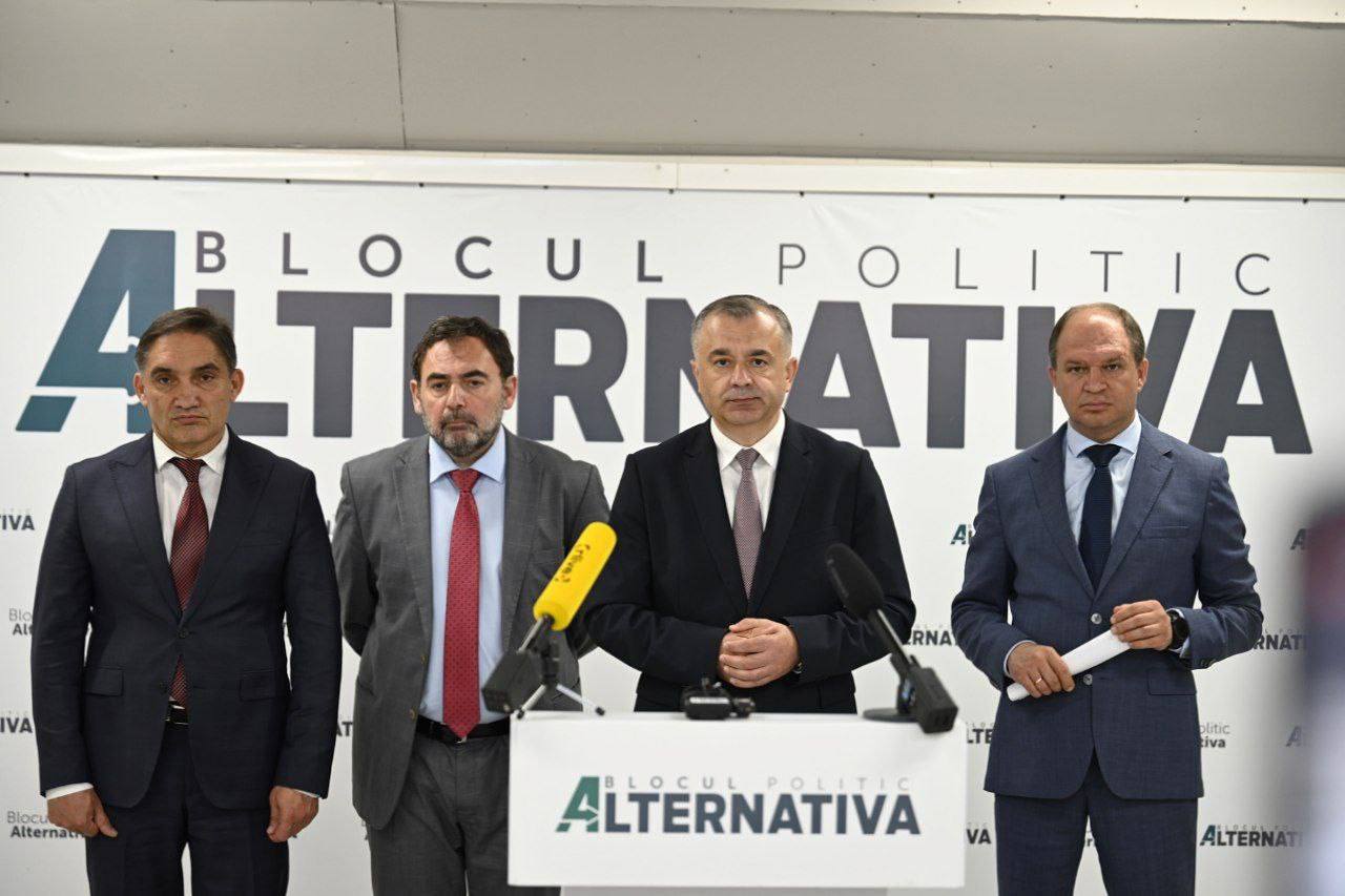 Liderii Blocului Alternativa au susținut ieri o conferință de presă, în cadrul căreia au făcut apel la guvernare și au cerut "amnistii generale pentru toți cetățenii acuzați de corupție electorală în lipsa unor probe convingătoare, concentrarea anchetelor pe adevărații organizatori ai corupției din interiorul structurilor statului"